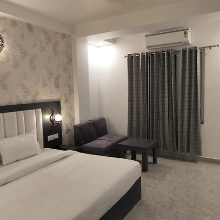Hotel Varanasi Inn Bagian luar foto