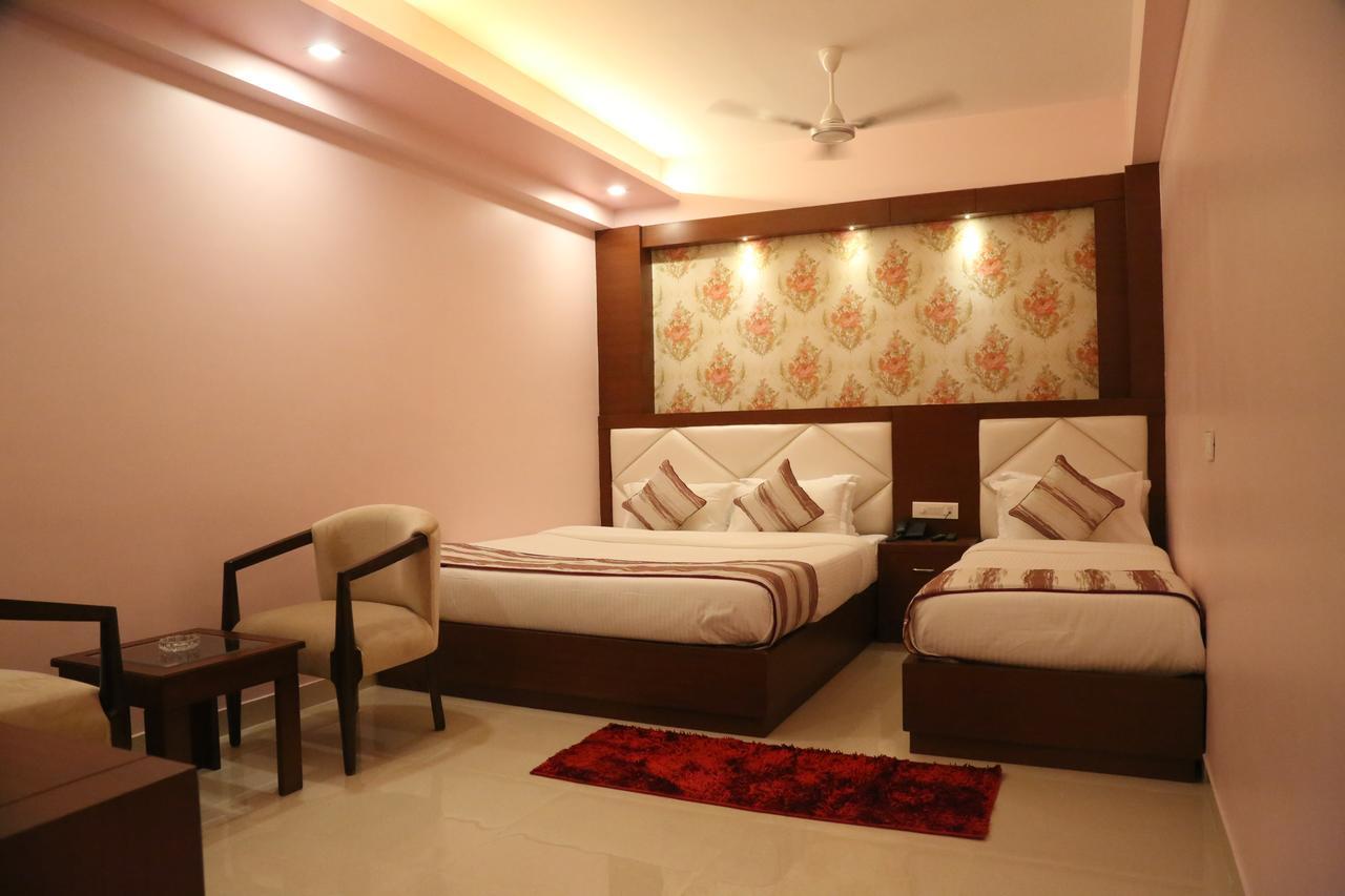 Hotel Varanasi Inn Bagian luar foto