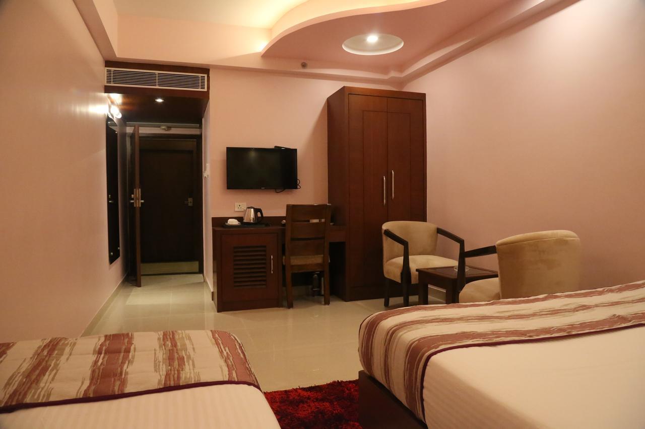 Hotel Varanasi Inn Bagian luar foto