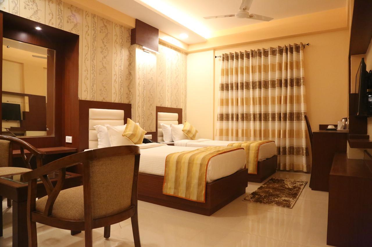 Hotel Varanasi Inn Bagian luar foto
