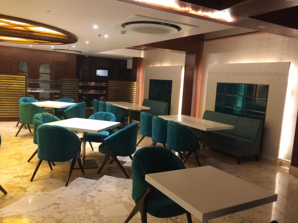 Hotel Varanasi Inn Bagian luar foto