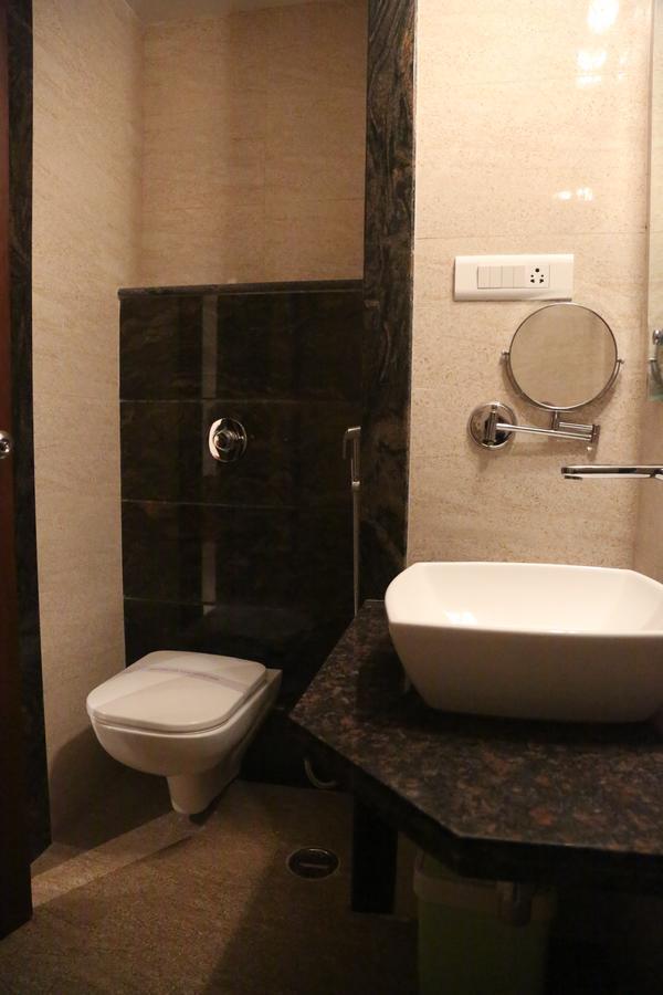 Hotel Varanasi Inn Bagian luar foto